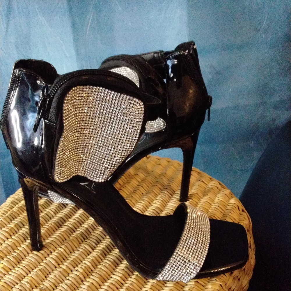 Rouge! Silver, Black heel